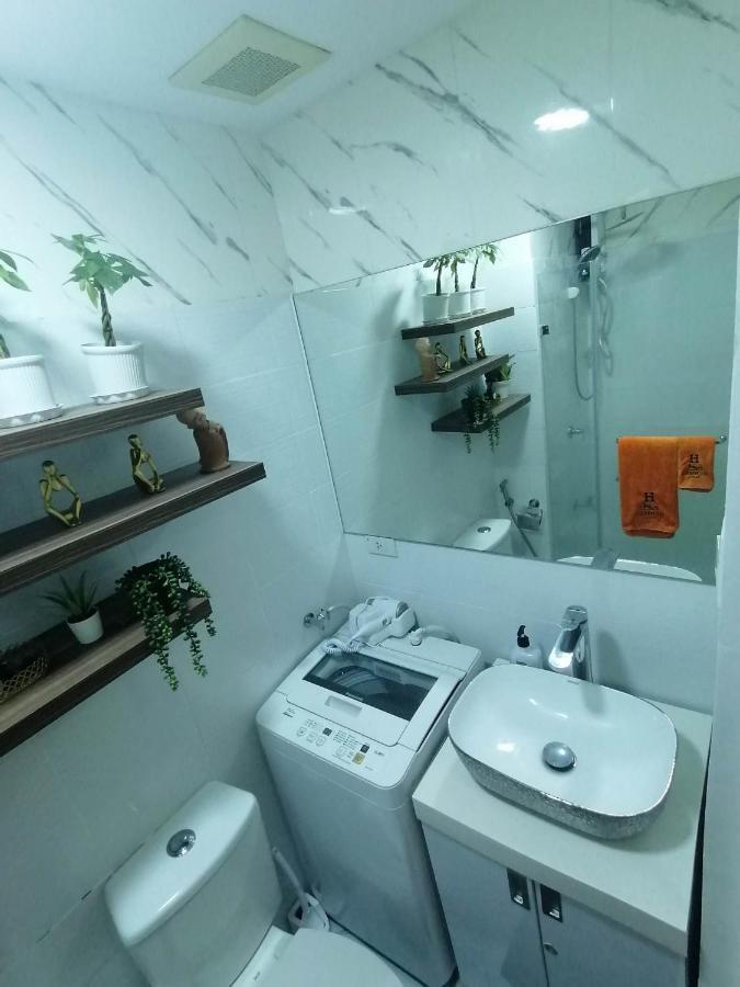 Cozy Studio Unit At Sun Residences Кесон Сити Екстериор снимка